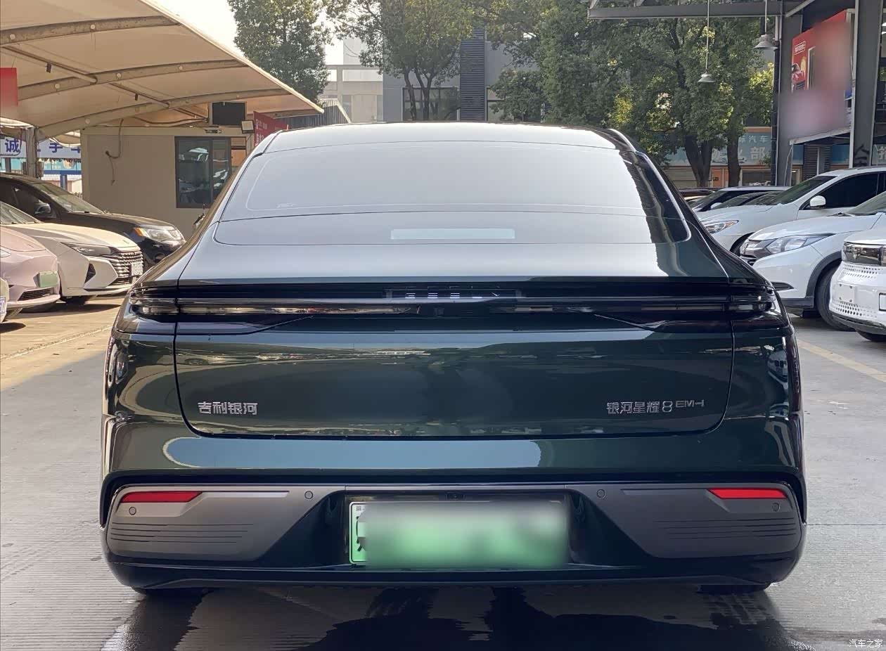 Geely 8, 2025 4