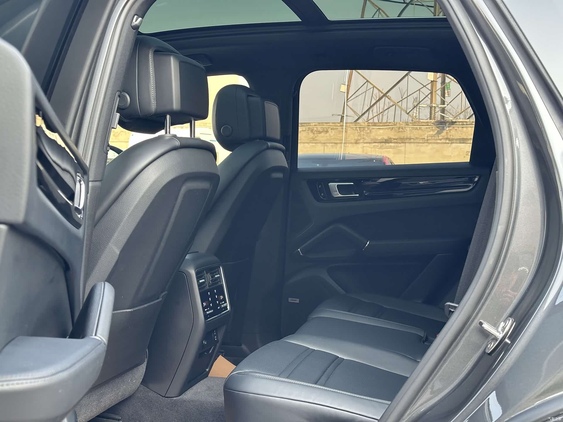 Porsche Cayenne, 2020 26