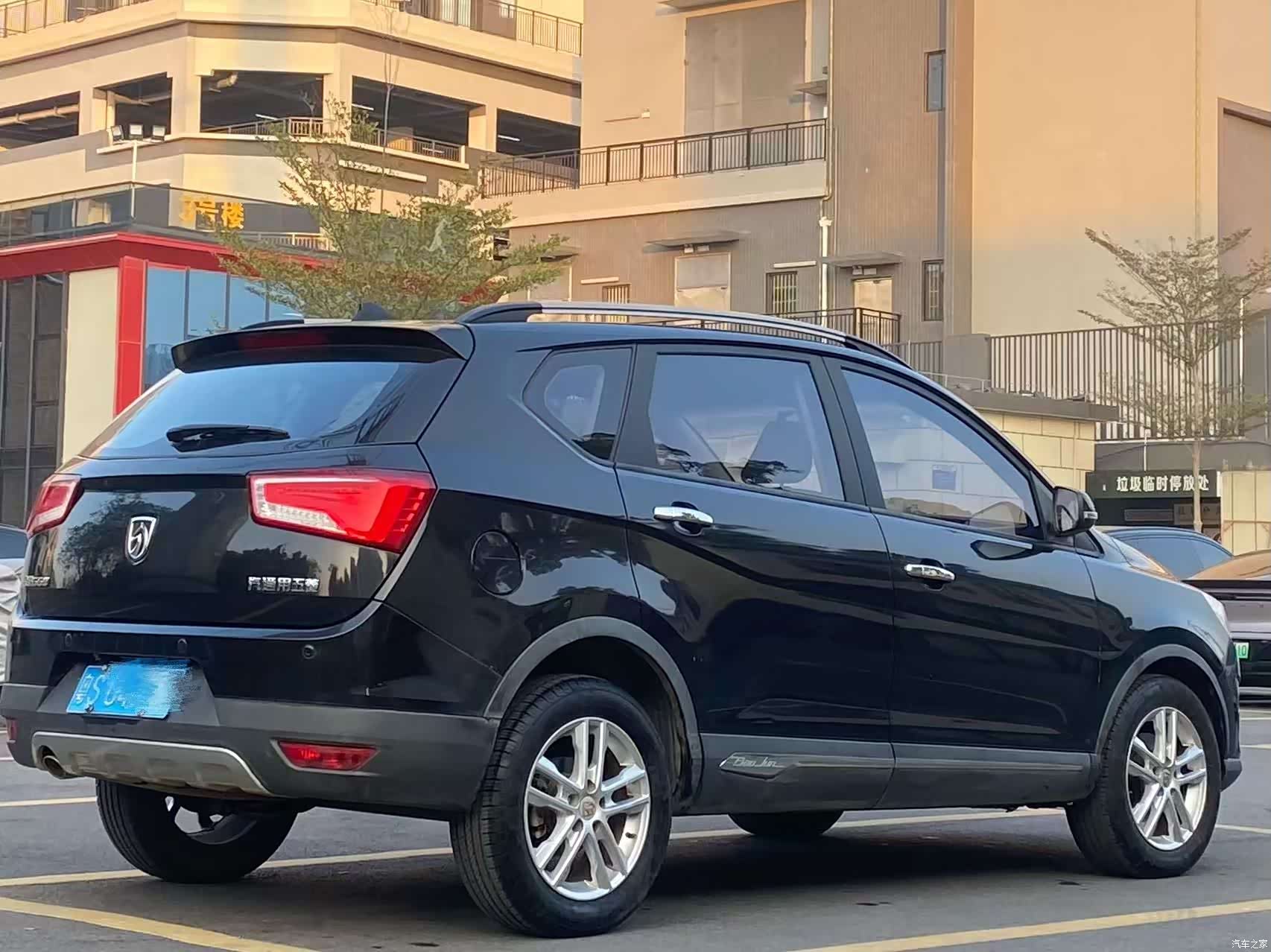 Wuling 560, 2016 6