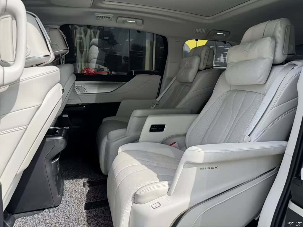 Buick GL8, 2025 все фото