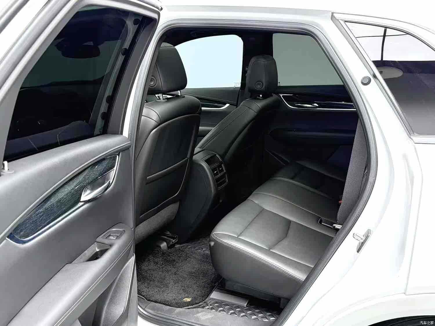Cadillac XT5, 2022 все фото