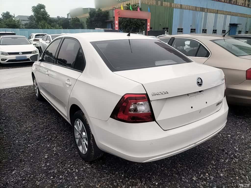 Skoda Rapid, 2017 все фото