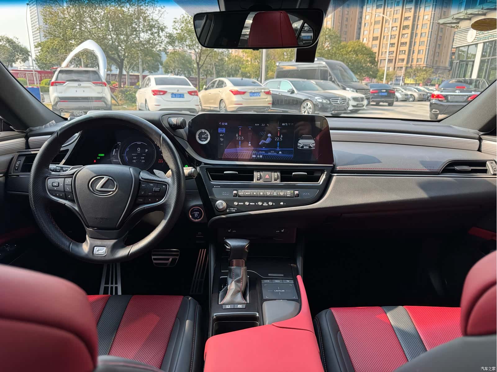 Lexus ES, 2022 11