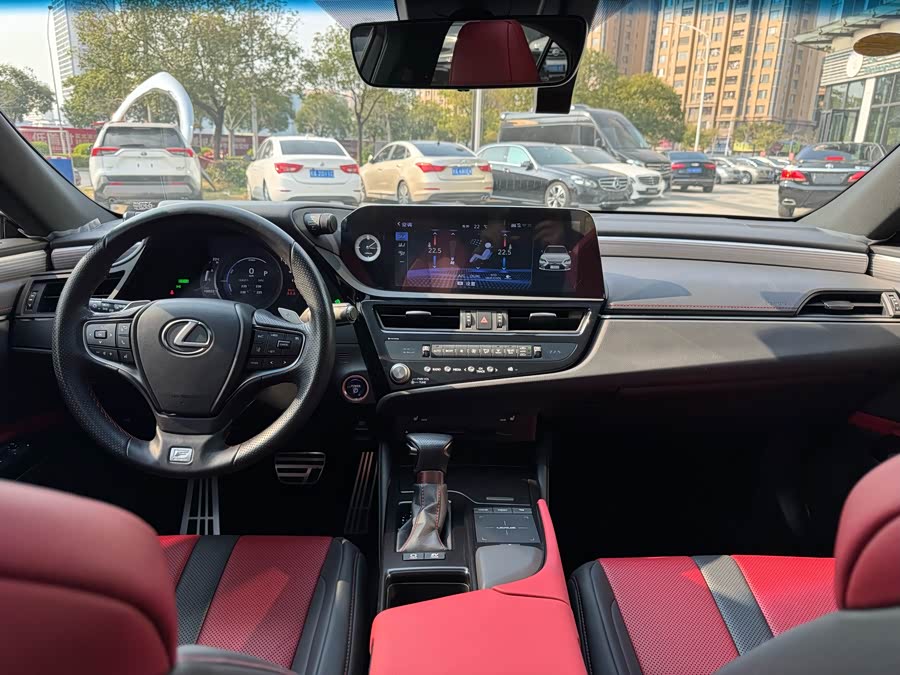Lexus ES 2022, фото 11