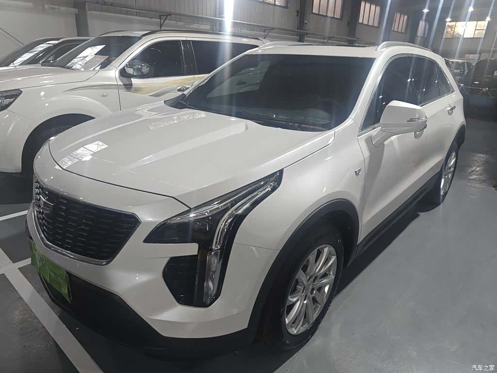 Cadillac XT4, 2023 2