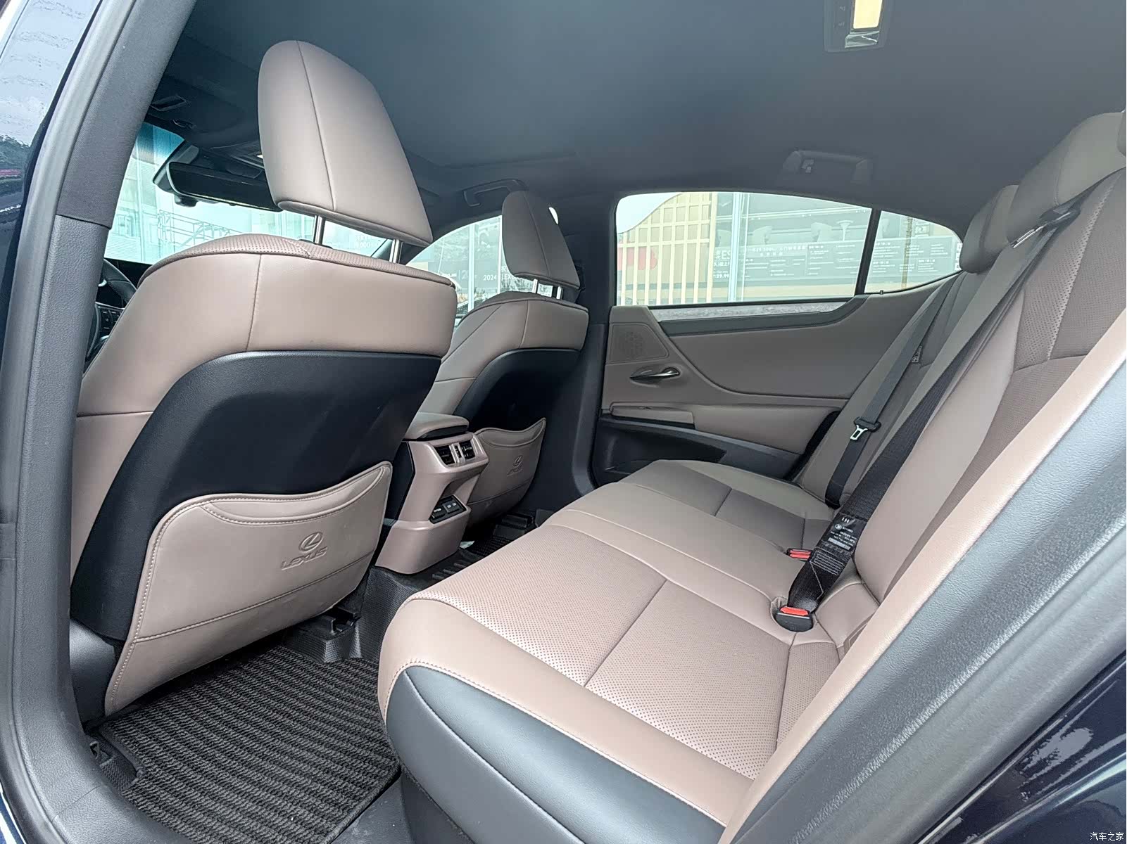 Lexus ES, 2025 6