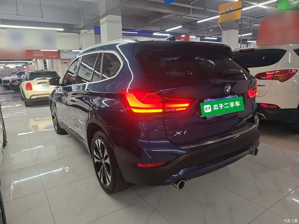 BMW X1, 2021 все фото