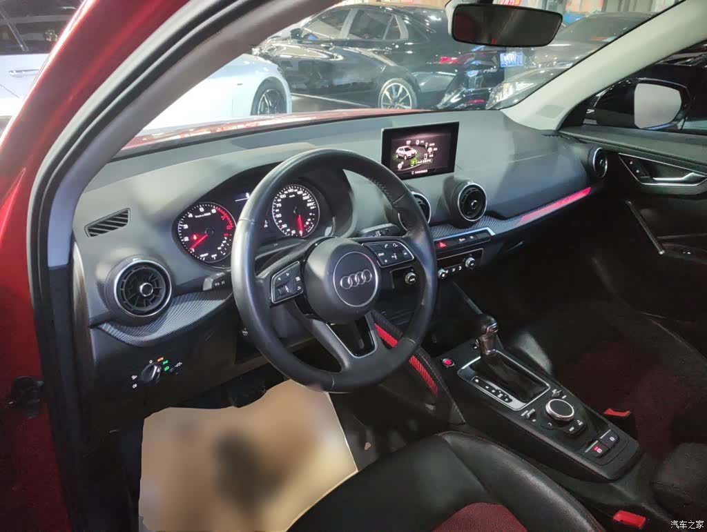 Audi Q2L, 2018 10