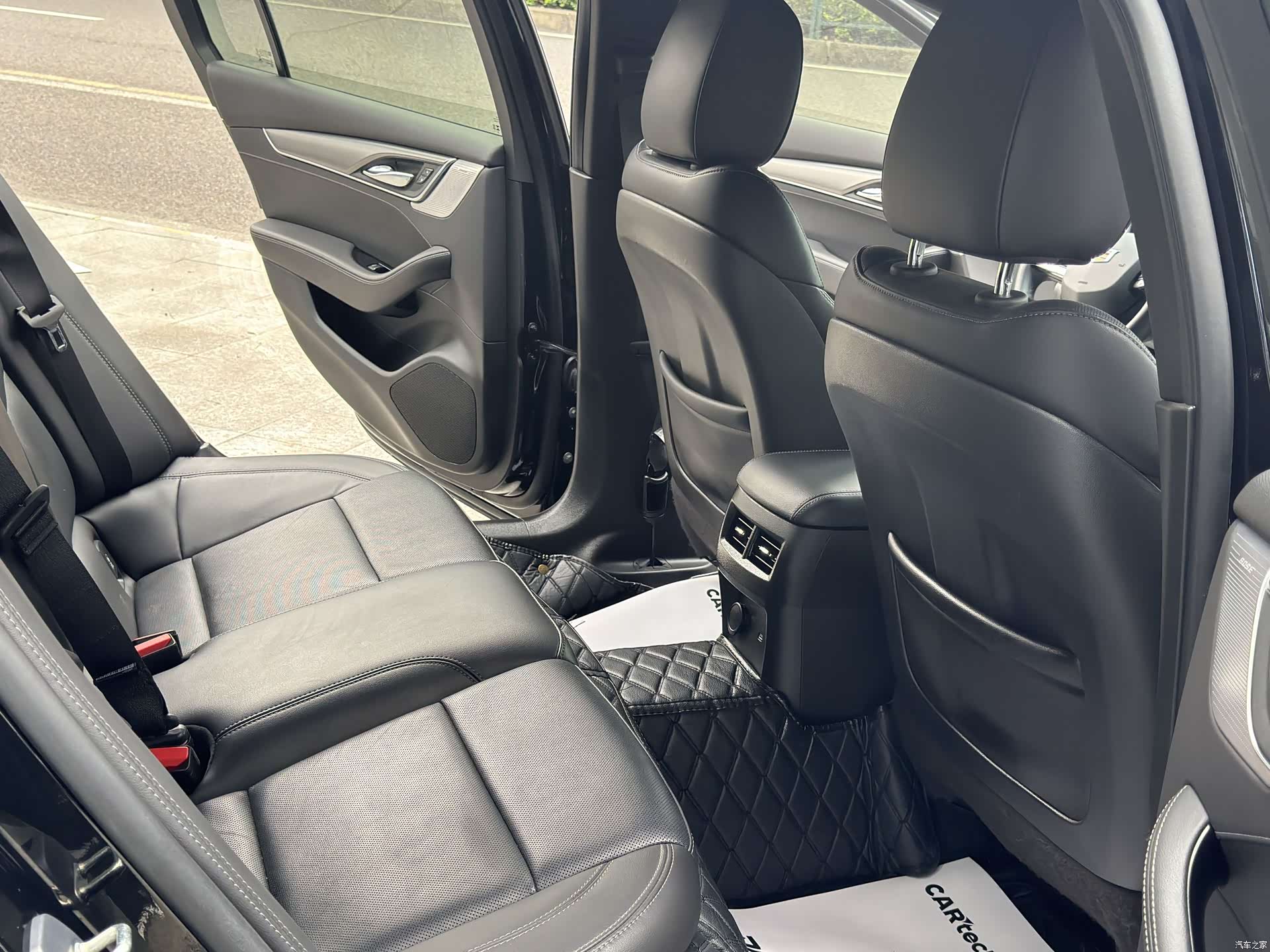 Cadillac CT5, 2024 все фото