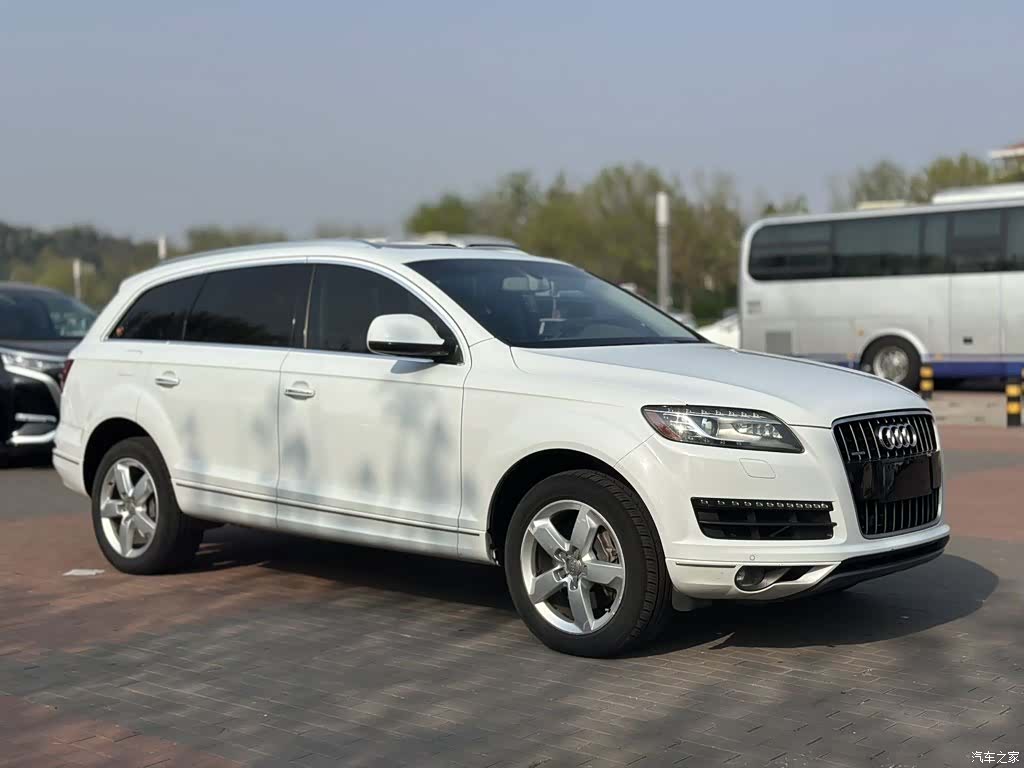Audi Q7, 2014 3