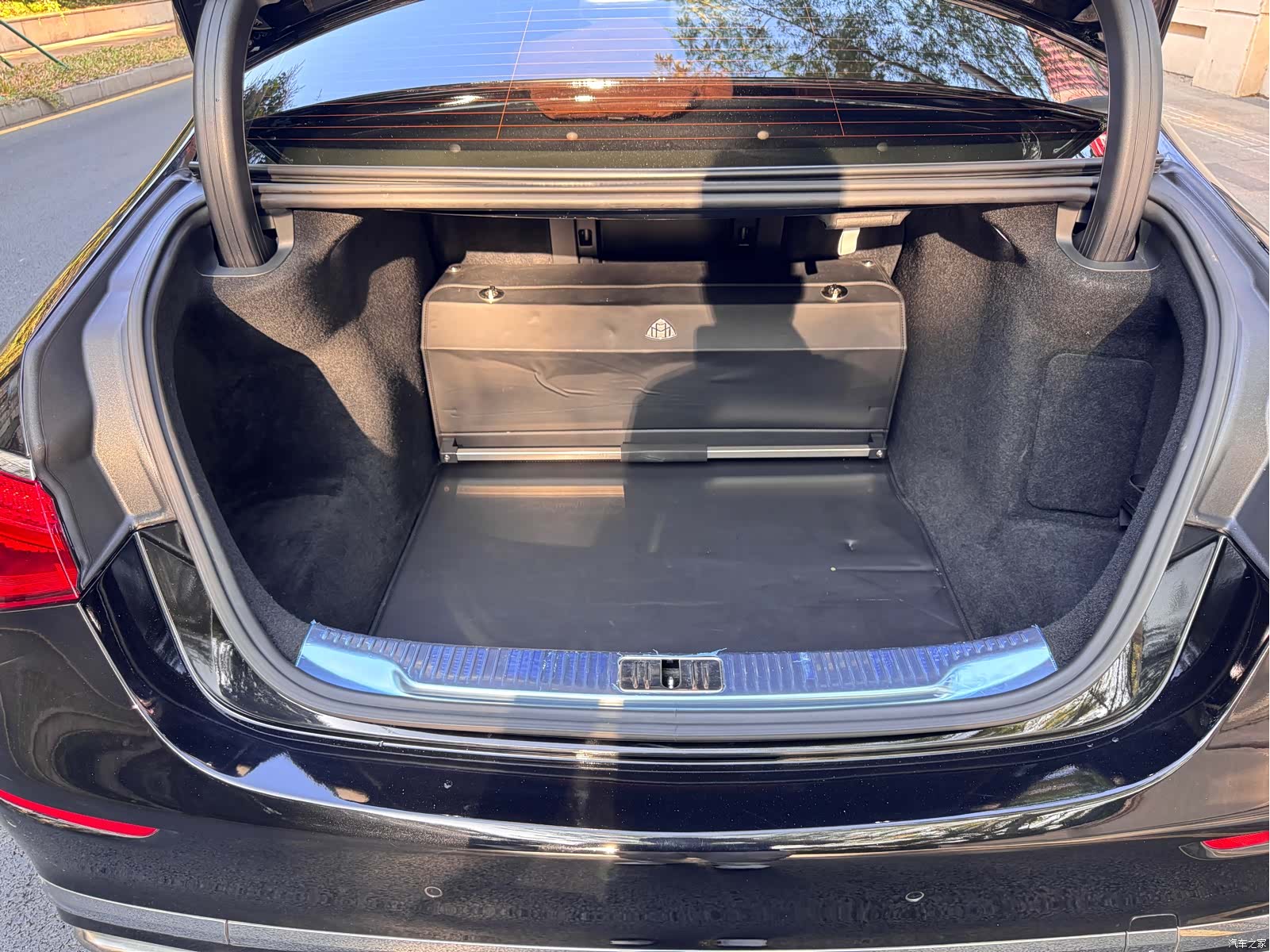 Maybach S-Class, 2023 12