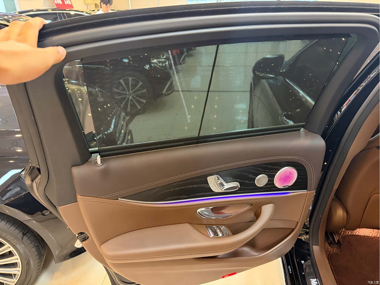 Mercedes-Benz E-Class, 2023 11