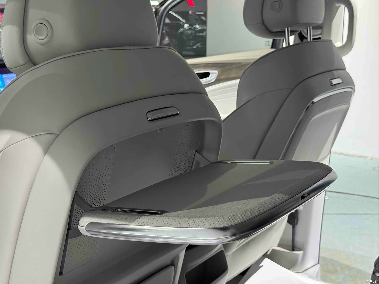 Roewe iMAX8, 2024 13