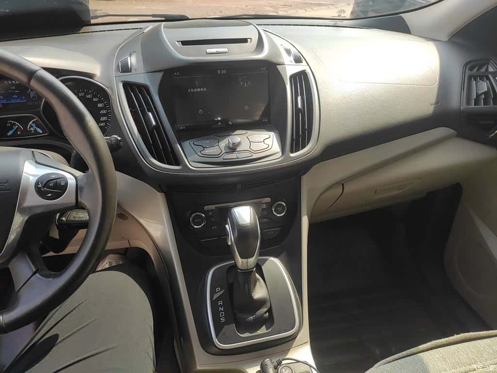 Ford Kuga, 2014 10