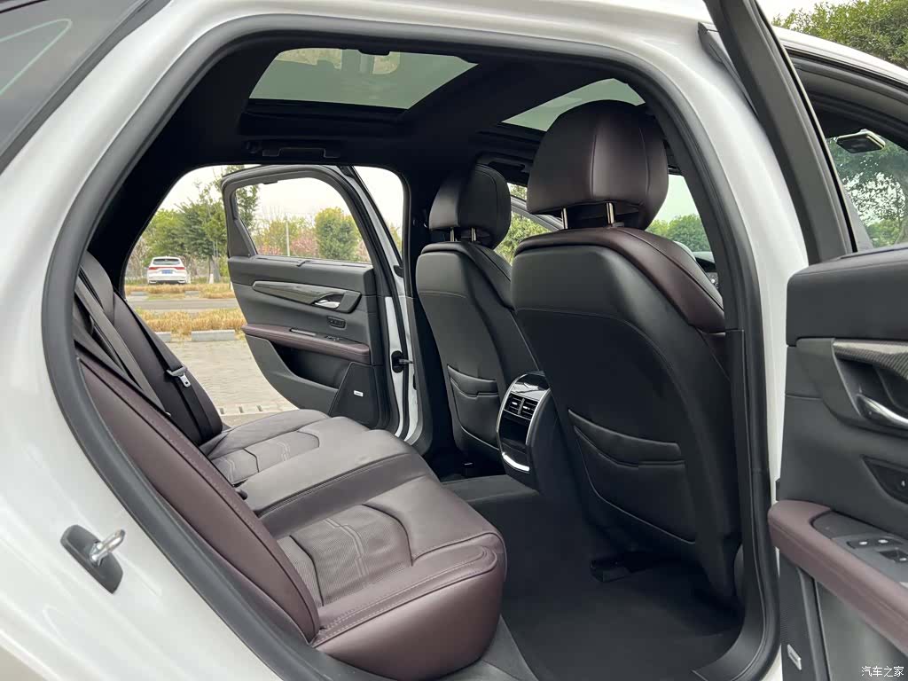 Cadillac CT6, 2022 14