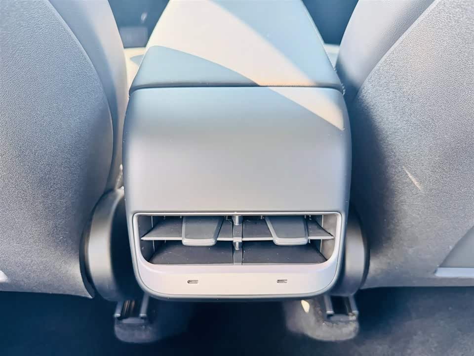 Tesla Model Y Tesla Model Y