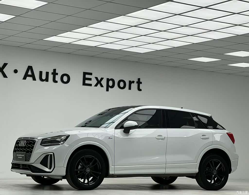 Audi Q2L, 2022 10