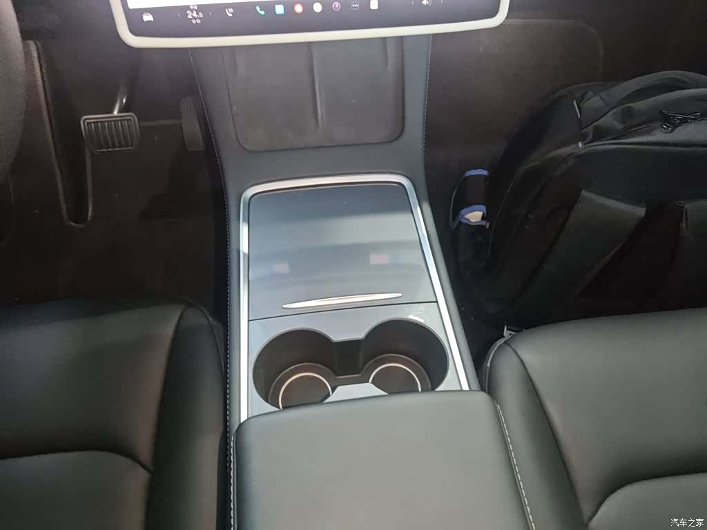 Tesla Model Y, 2023 10