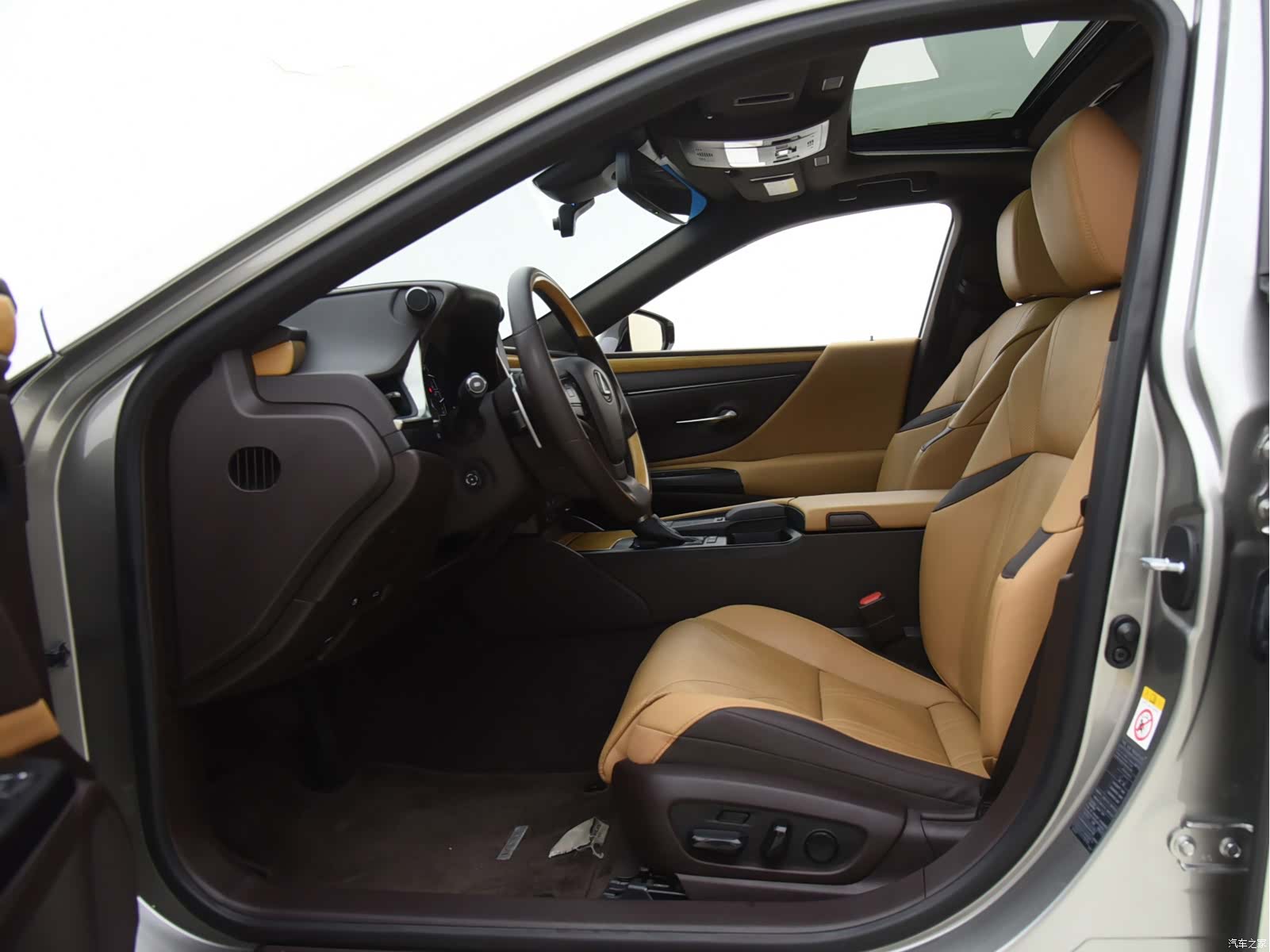 Lexus ES, 2019 7