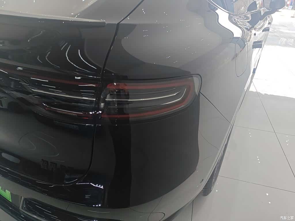 Luxeed R7, 2026 24