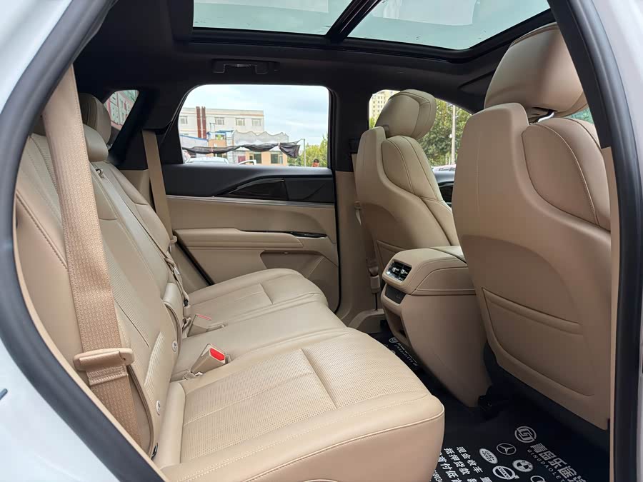 Cadillac XT5 2025, фото 13