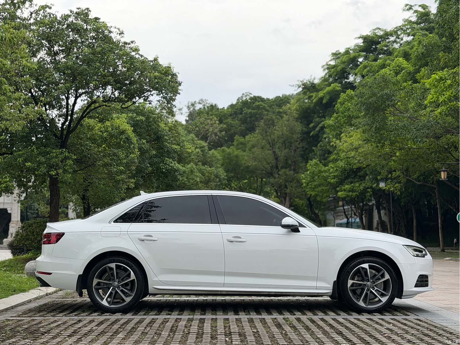Audi A4L, 2018 4