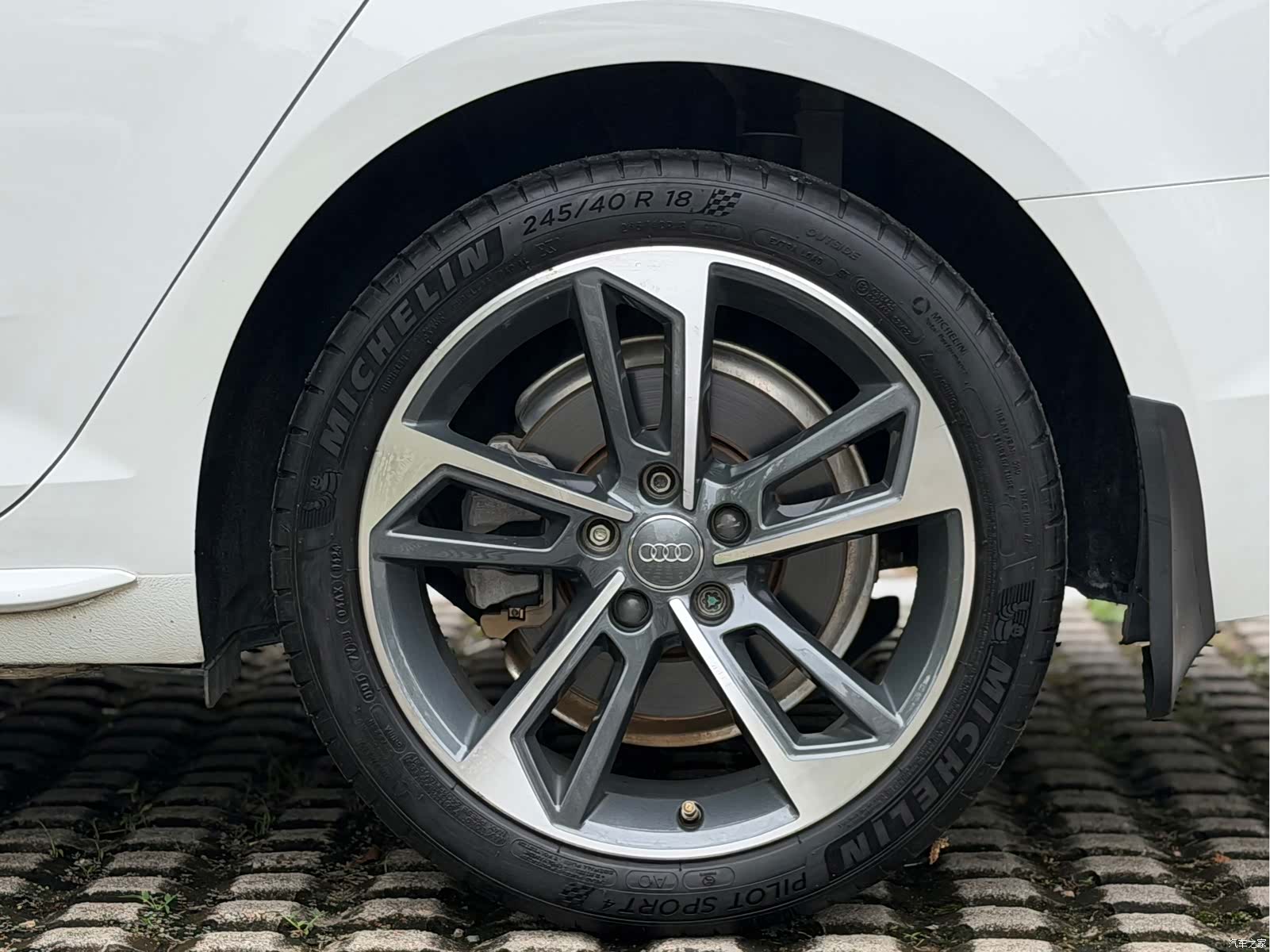 Audi A4L, 2018 22