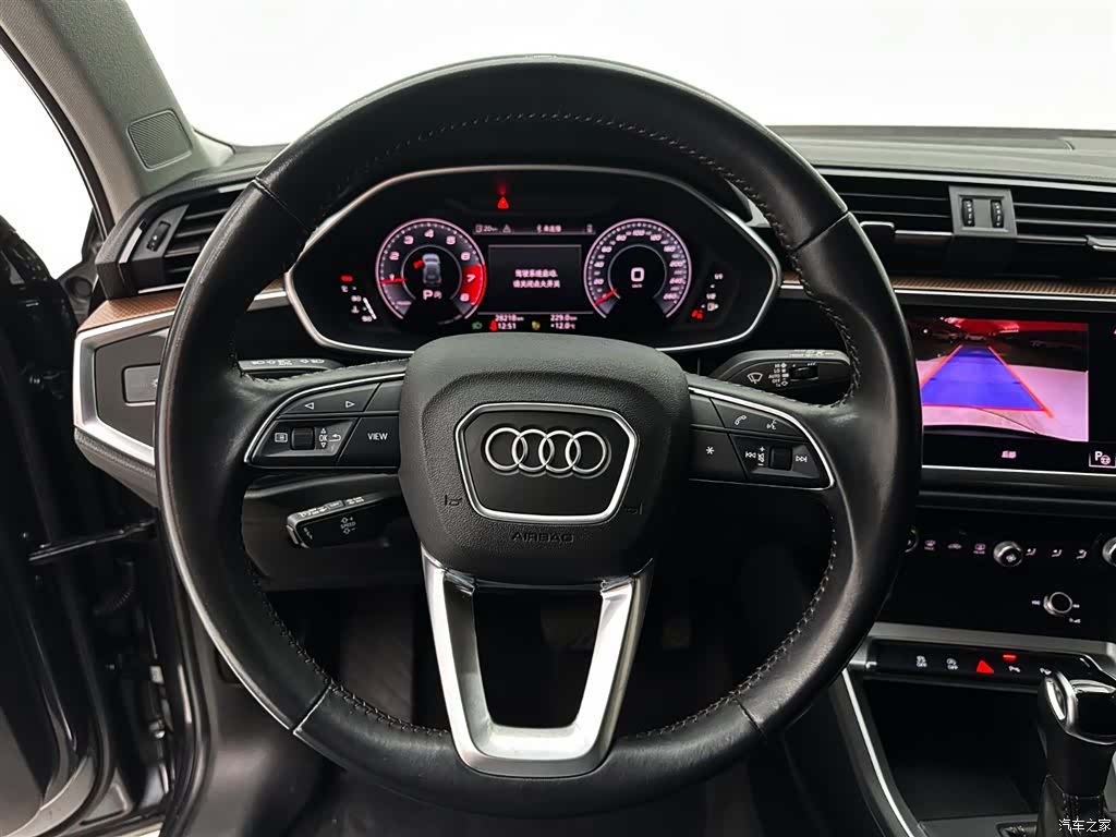 Audi Q3, 2022 11