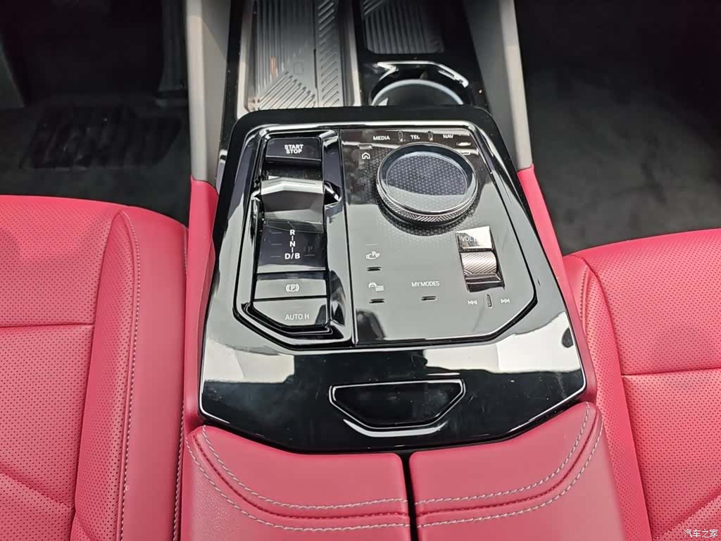 BMW i5, 2025 11