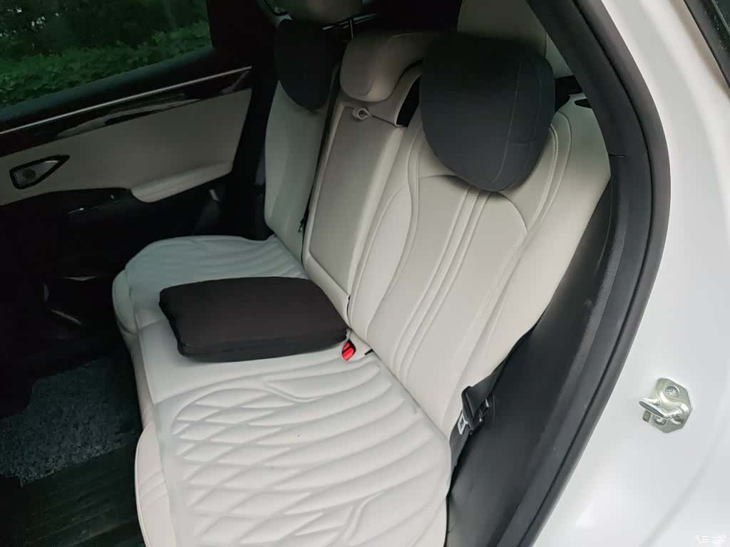 Geely Galaxy L7, 2023 18