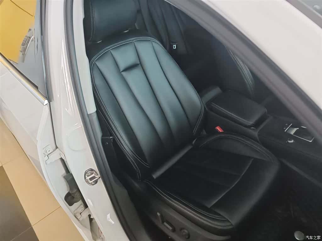 Audi A4L, 2018 25