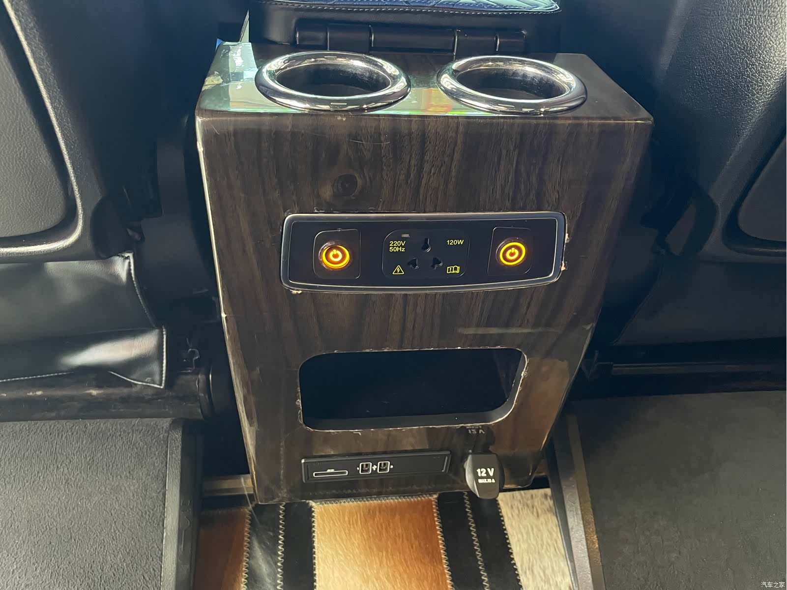 Mercedes-Benz V-Class, 2019 14