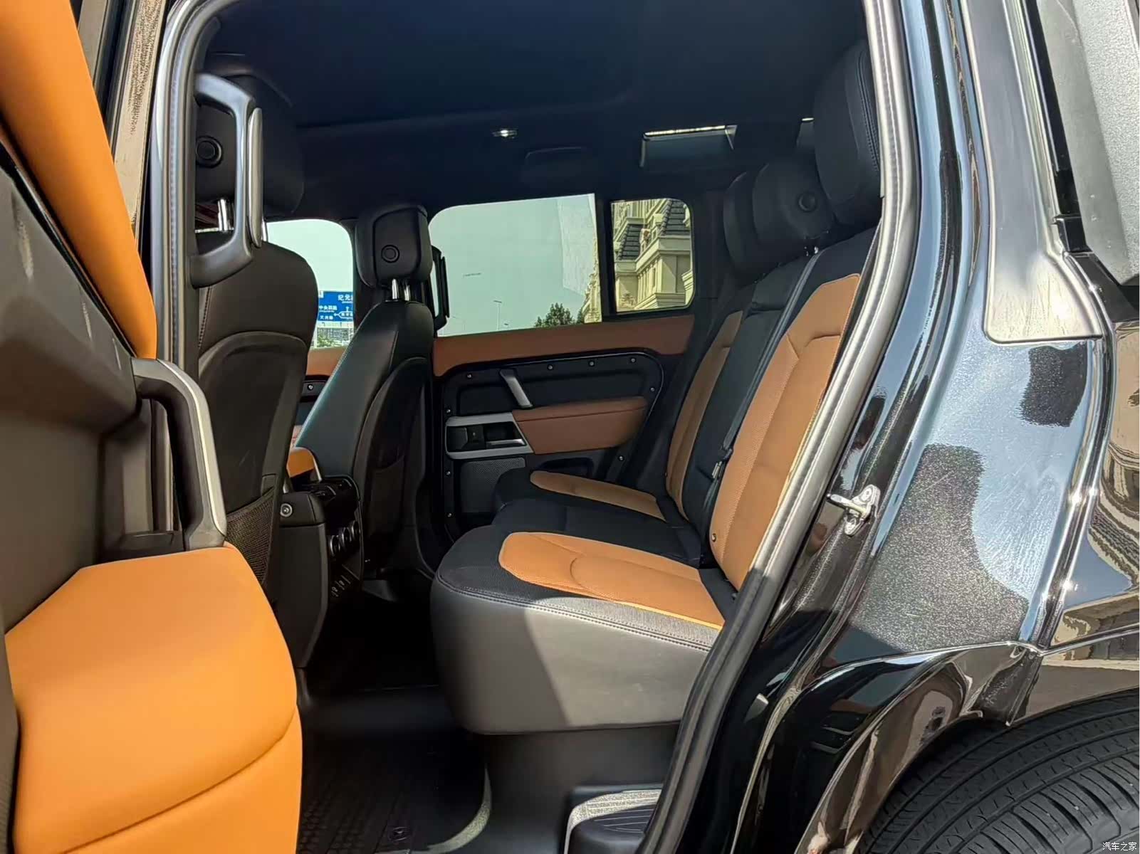 Land Rover Defender, 2024 9