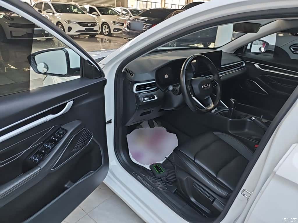 Geely Emgrand, 2024 16
