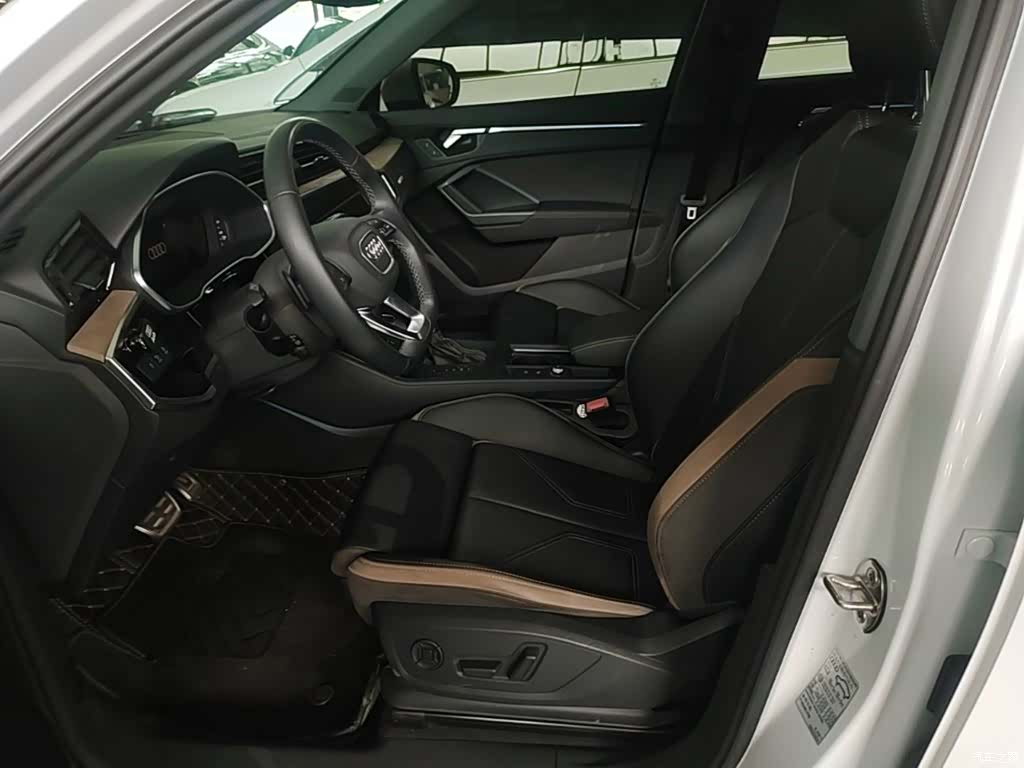 Audi Q3, 2024 15