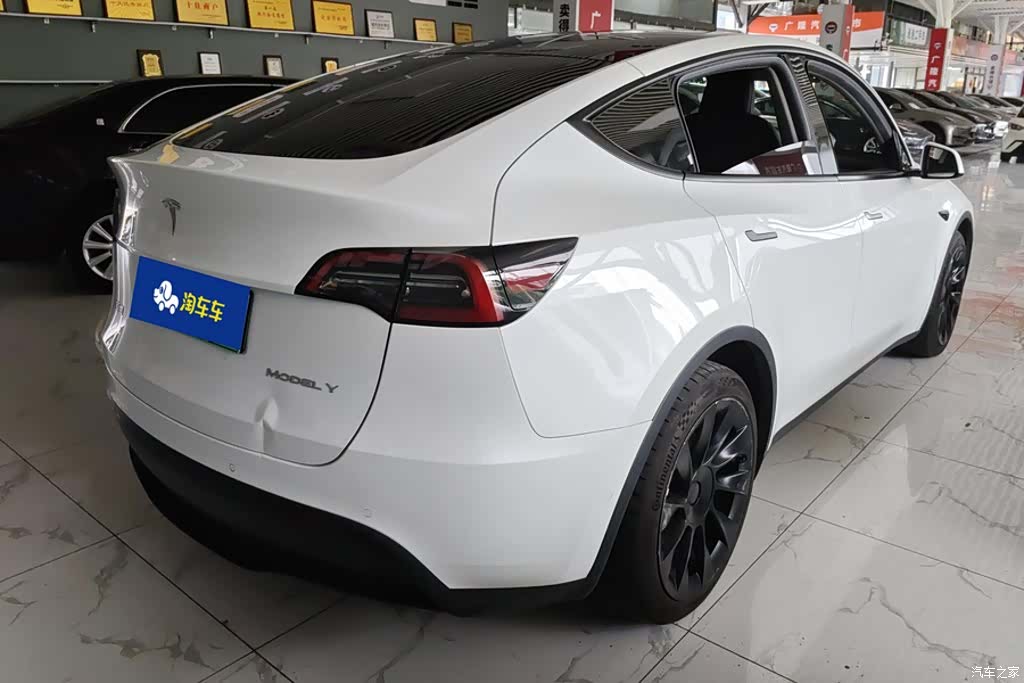 Tesla Model Y, 2022 3