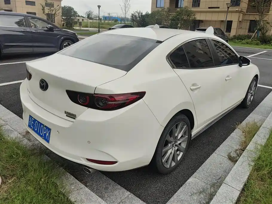 Mazda 3 Angkesaila