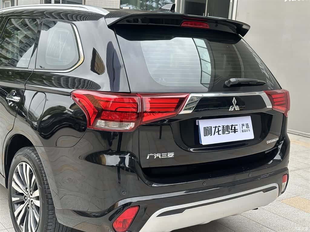 Mitsubishi Outlander, 2022 16