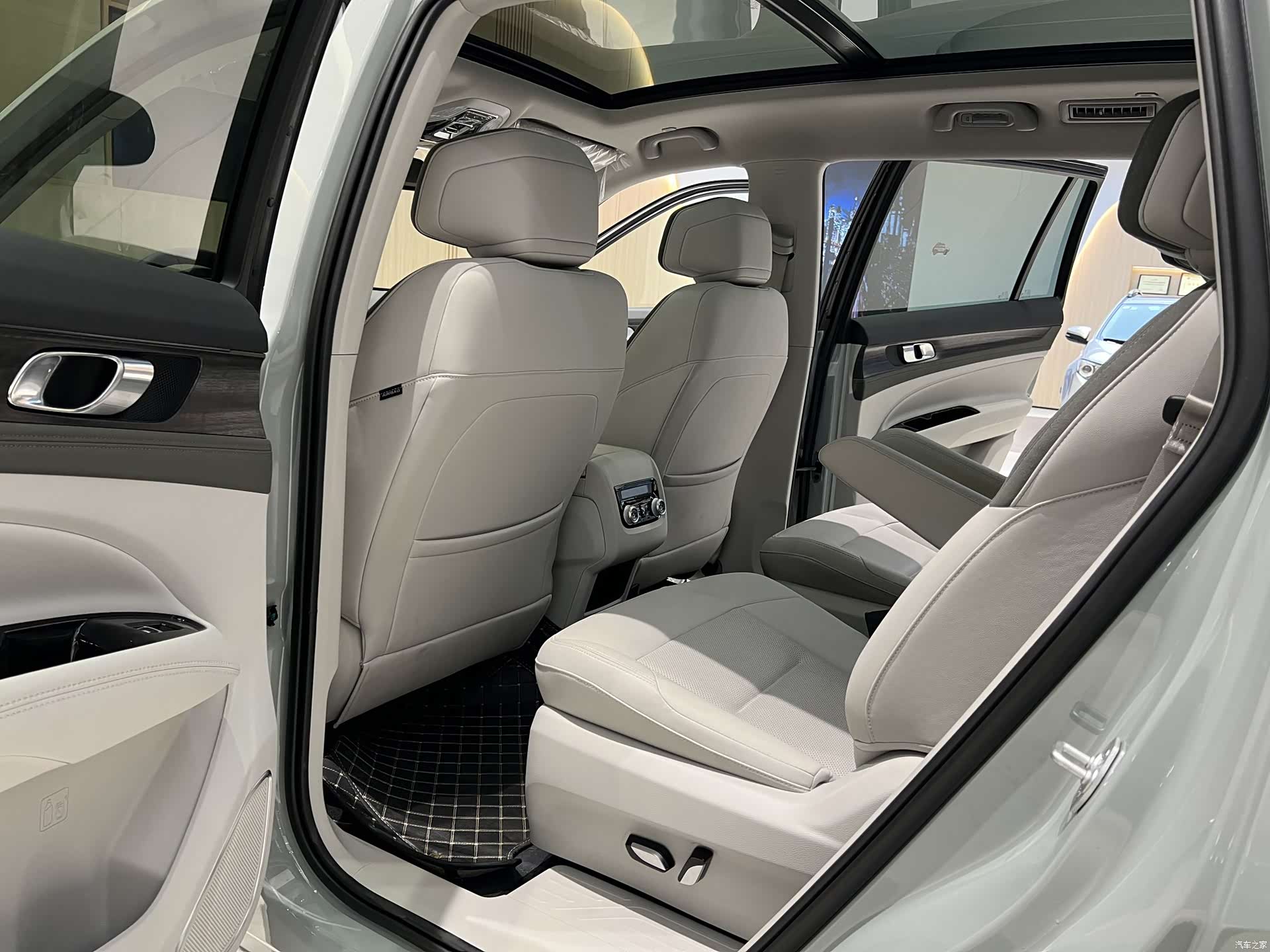Ford Equator, 2026 13
