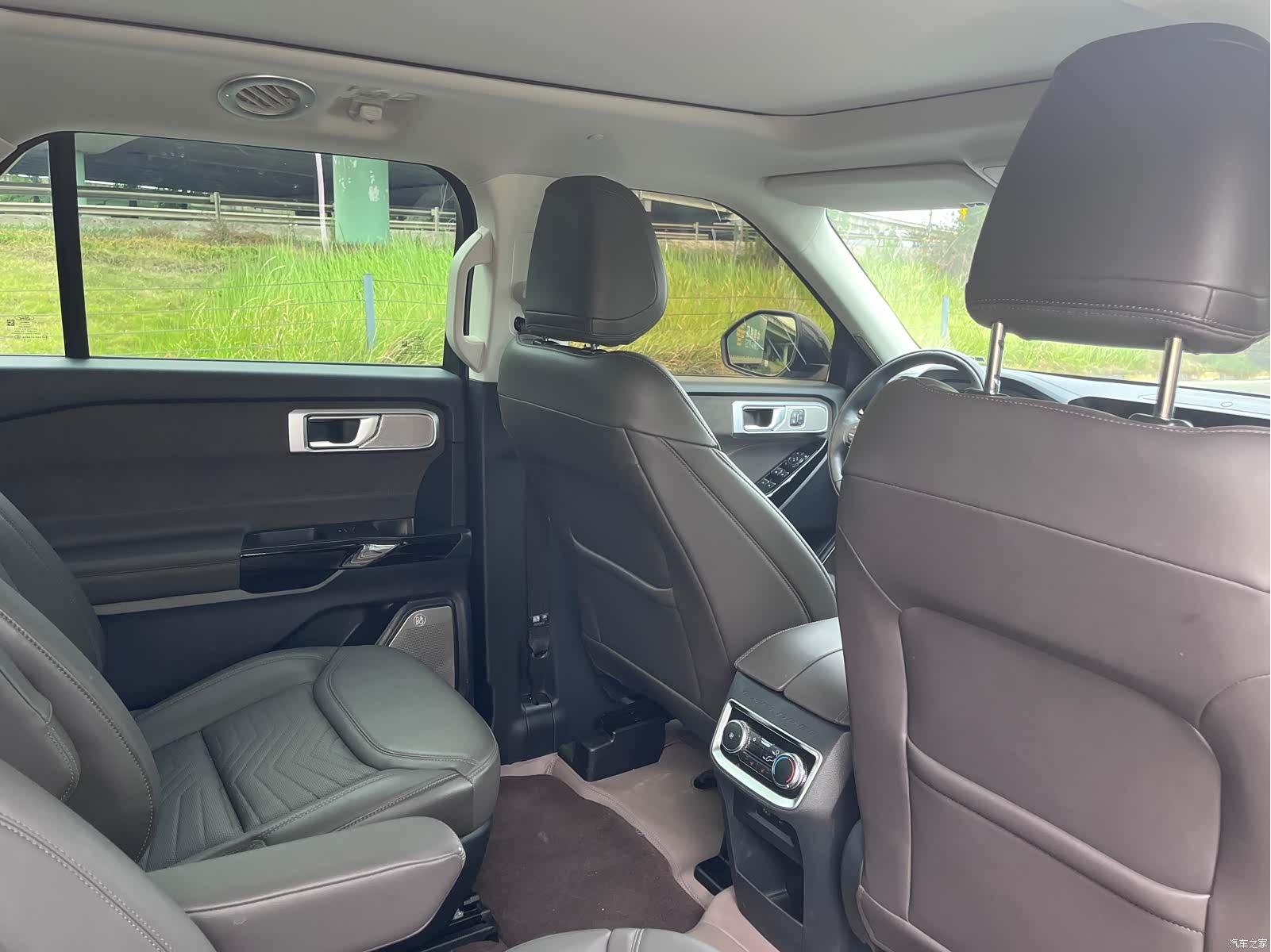 Ford Explorer, 2025 15