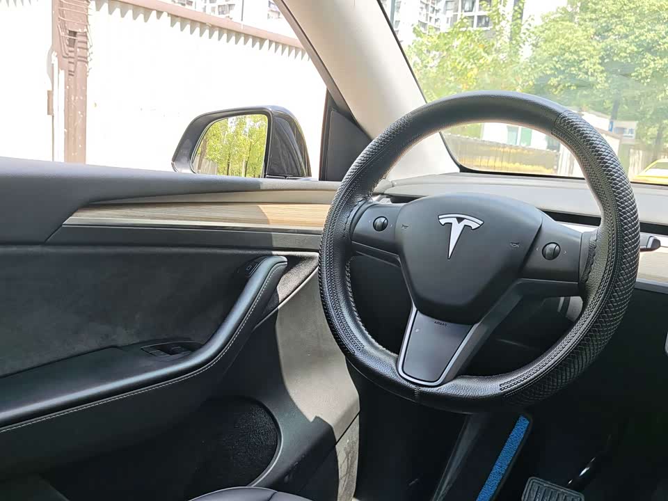 Tesla Model Y Tesla Model Y