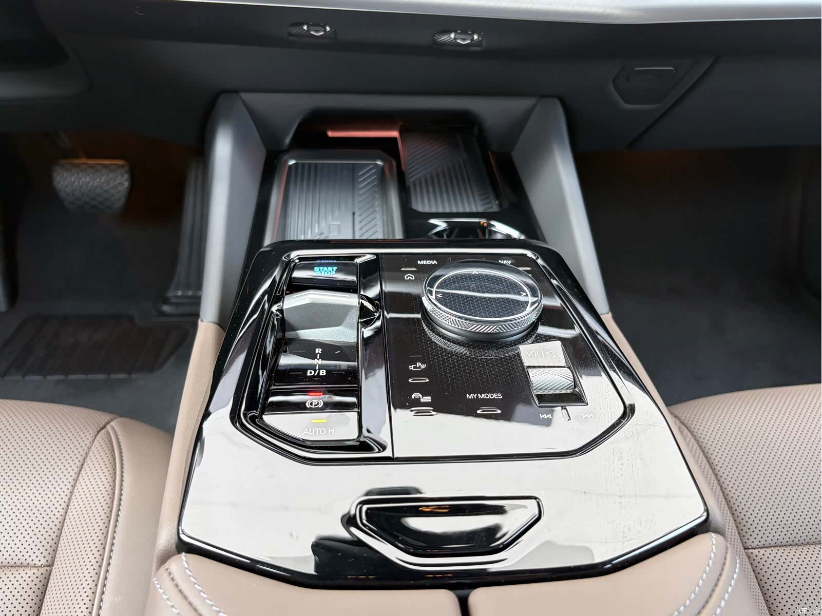 BMW i5, 2025 21