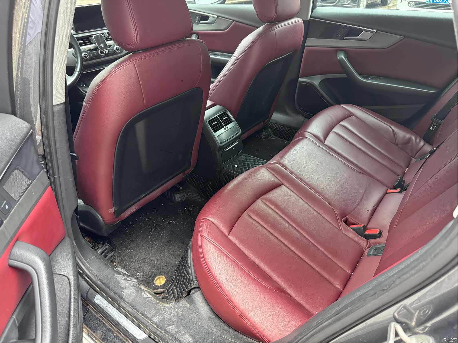Audi A4L, 2019 11