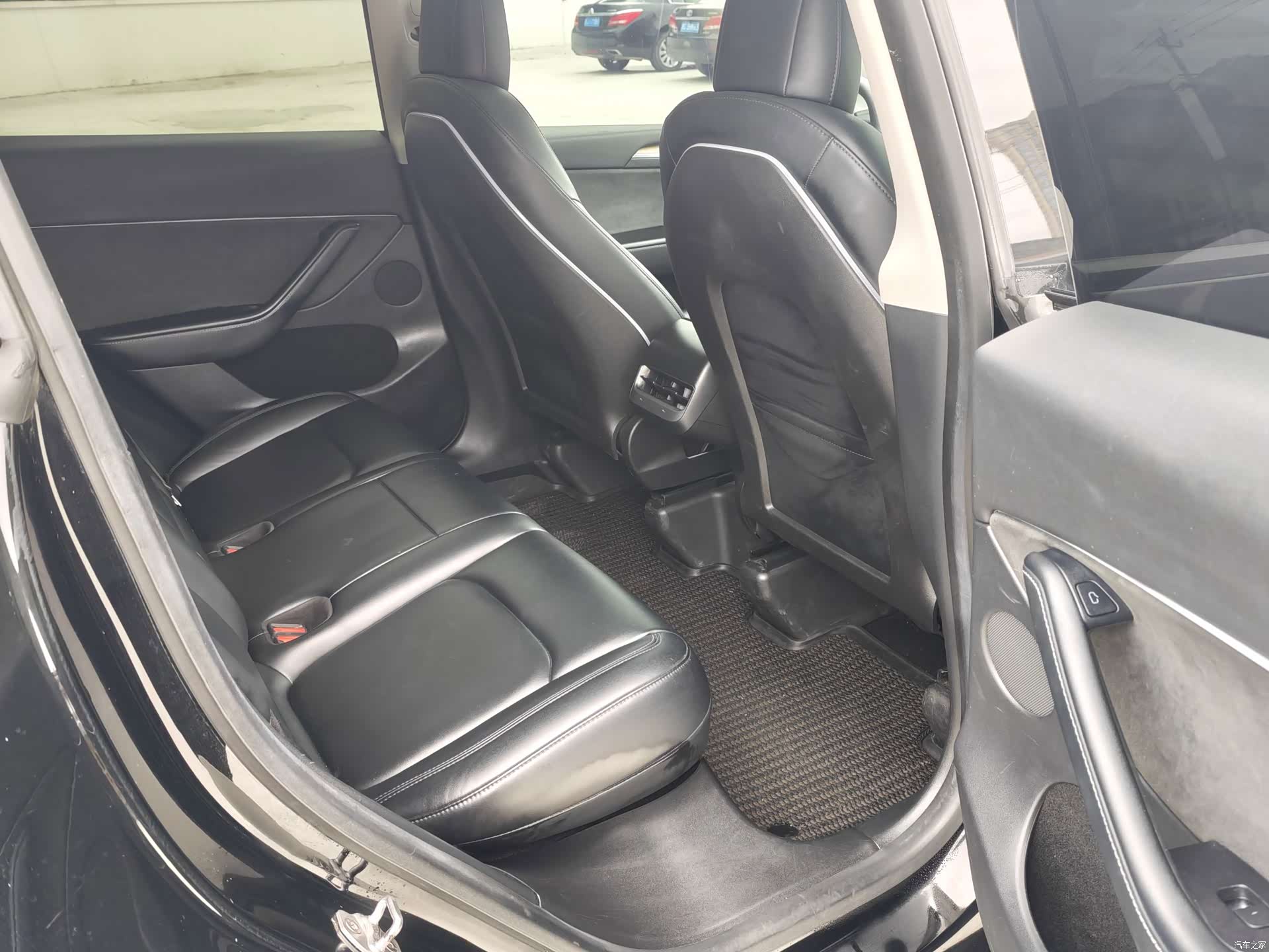 Tesla Model Y, 2022 9