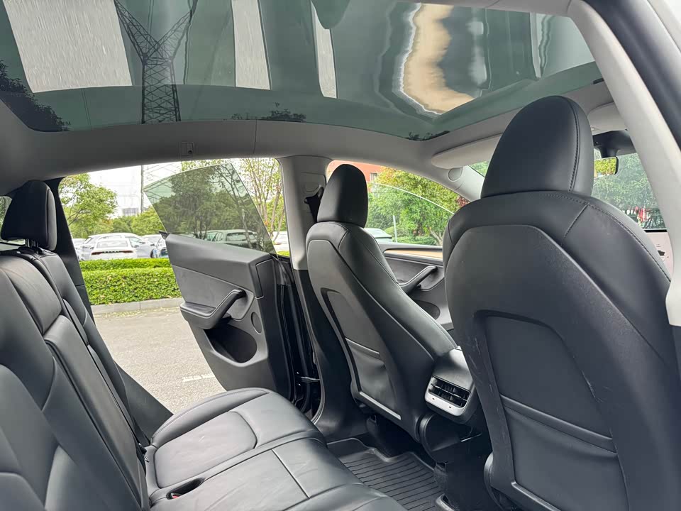 Tesla Model Y Tesla Model Y