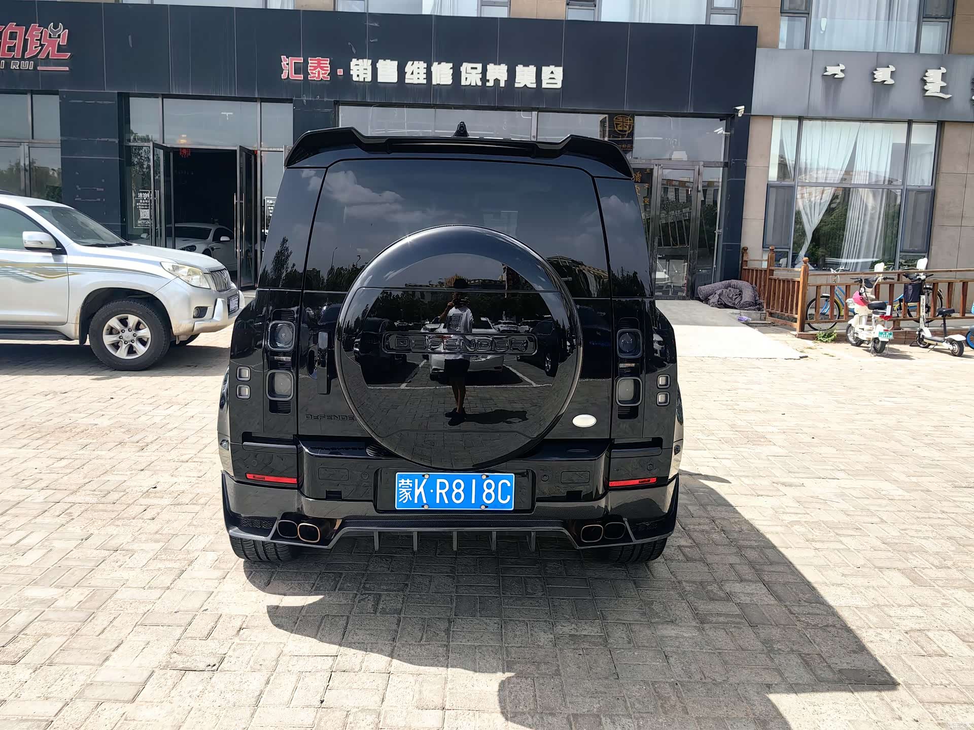 Land Rover Defender, 2023 6