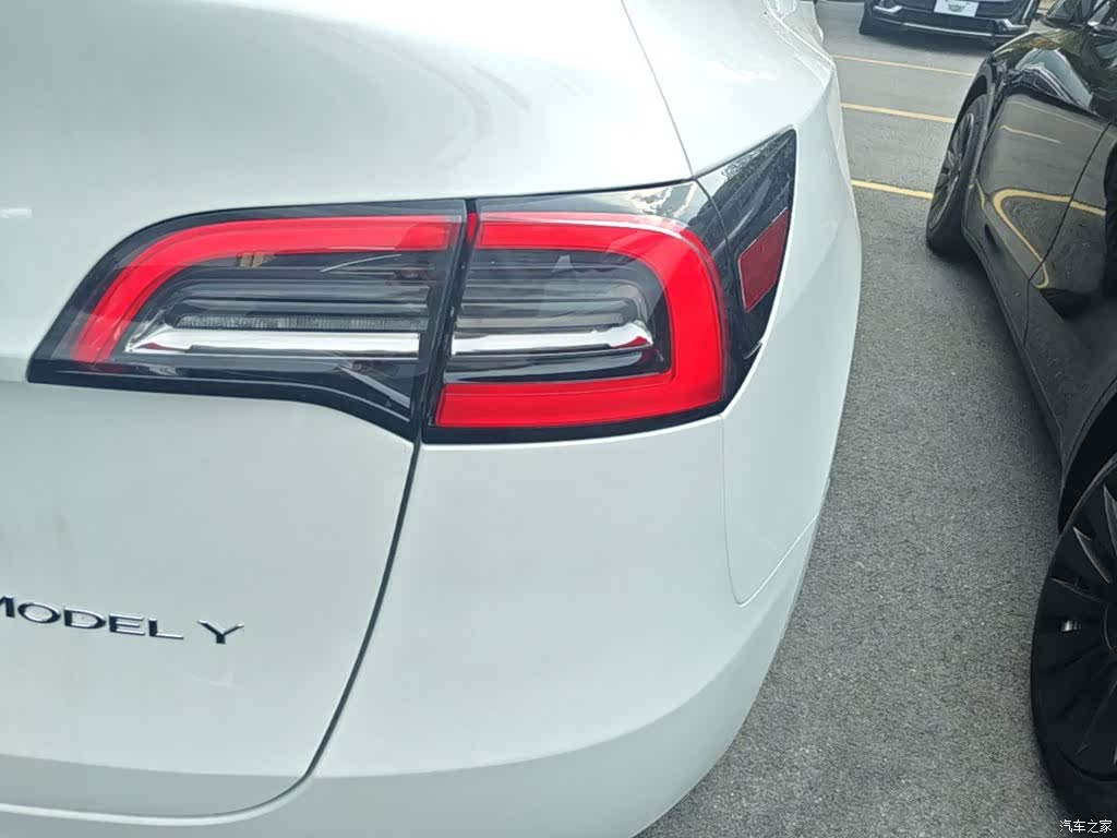 Tesla Model Y, 2023 8
