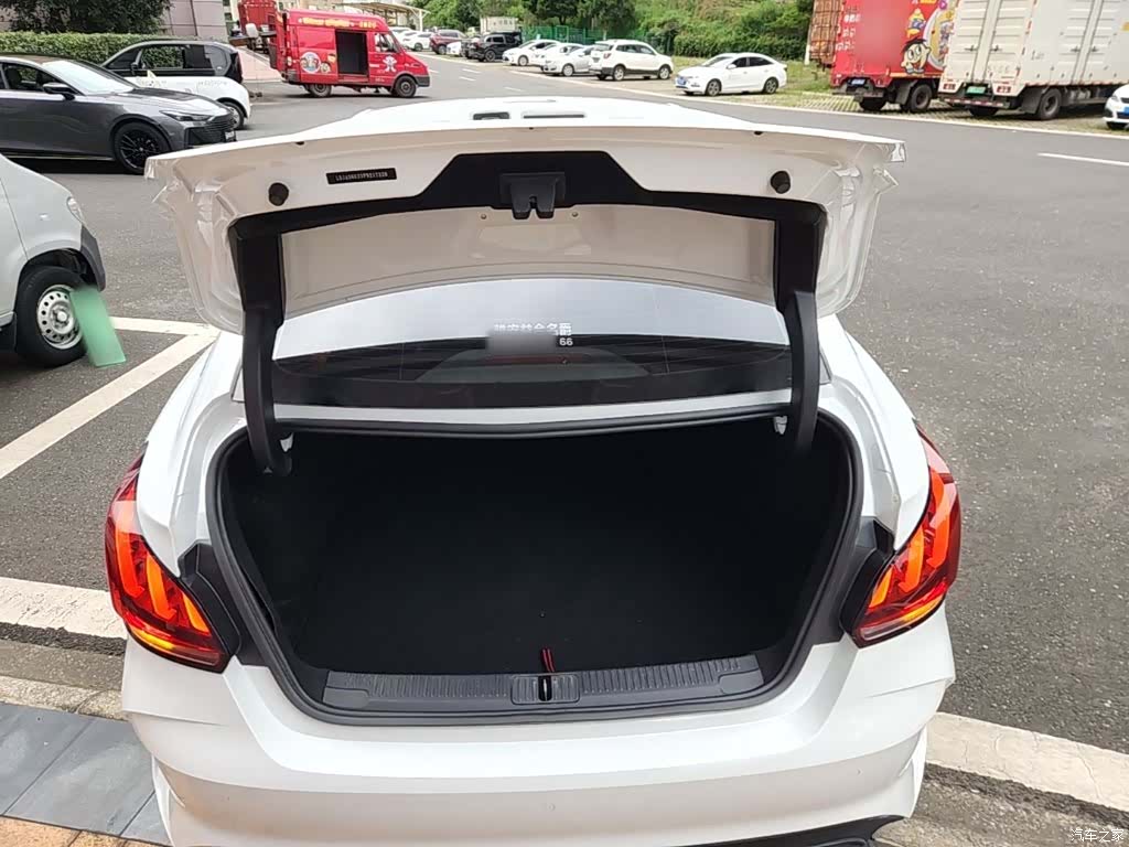 MG MG5, 2023 19