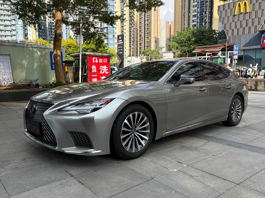 Lexus LS 2024 500h Luxury
