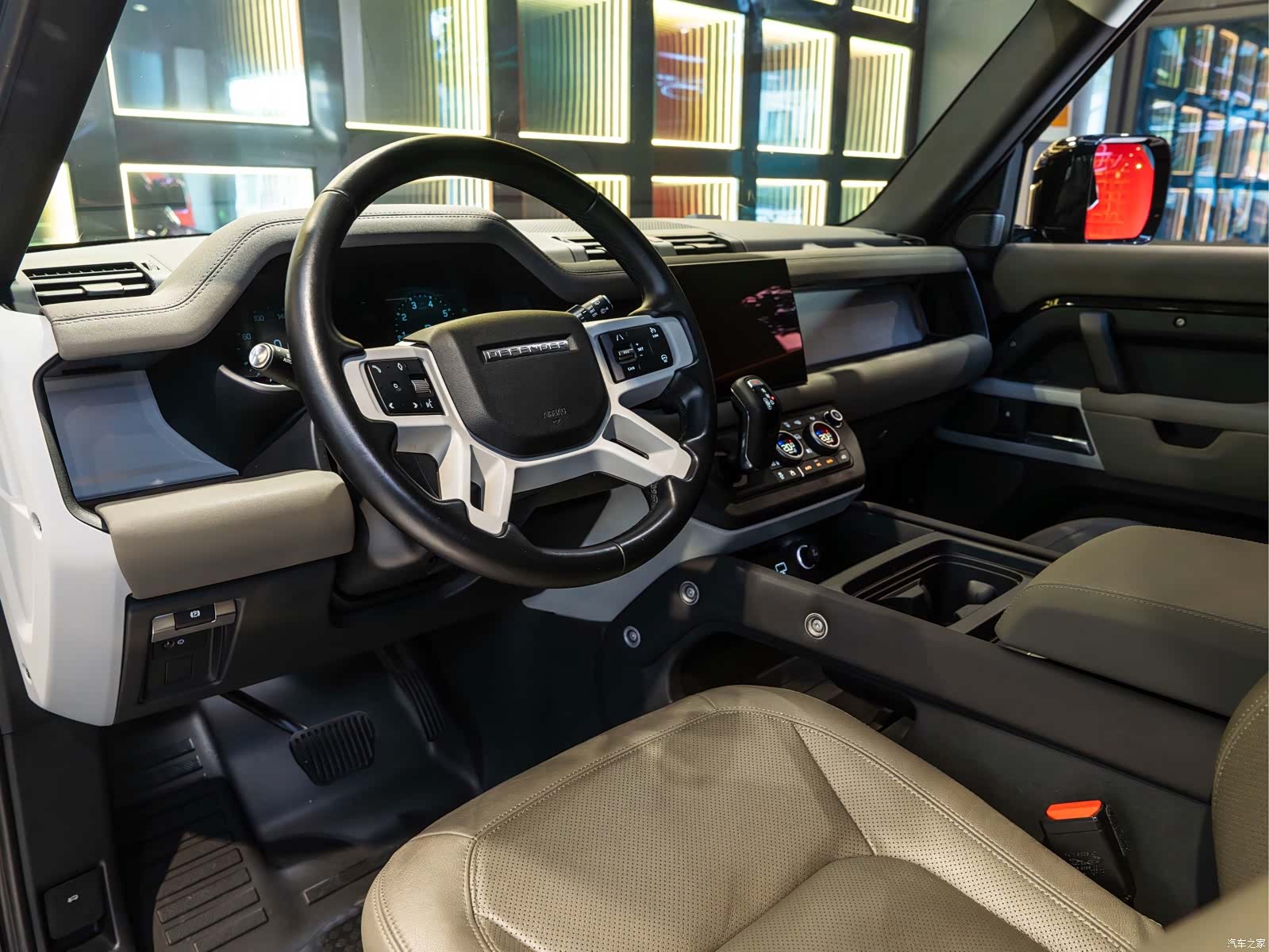 Land Rover Defender, 2022 15